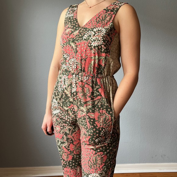 Warm Floral V-Neck Jumpsuit Size 0 - Picture 3 of 9